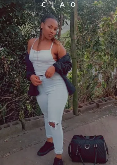 Live sex webcam photo for MsCaramella #275422734