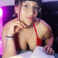 Live sex webcam photo for NattyBluee #276142925