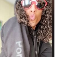 Live sex webcam photo for OozeNleak69 #277300285