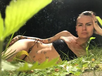 Live sex webcam photo for Peach_Sky #275436550