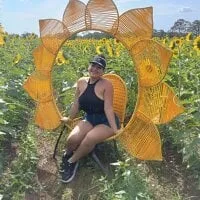 Live sex webcam photo for PetiteCurvy #277918565