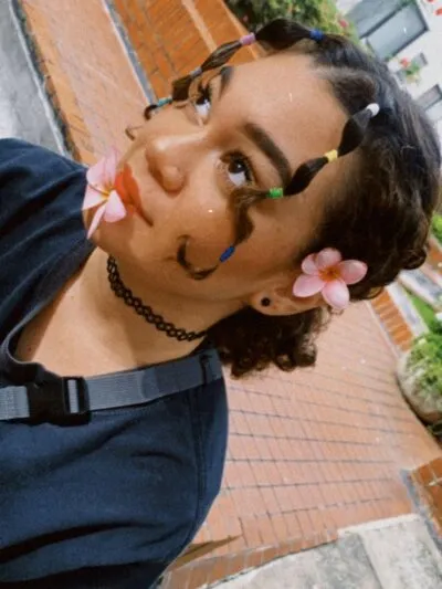 Live sex webcam photo for Petite__Spinelli #275444001