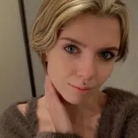 Live sex webcam photo for PollyRouge #277374467