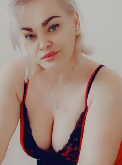 Live sex webcam photo for QueenJACQUELIN #275670476