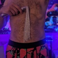 Live sex webcam photo for RickDick332 #277177321