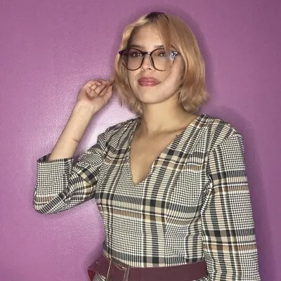 Live sex webcam photo for RockstarQueen #275442363