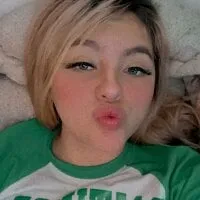 Live sex webcam photo for Roxxiie69 #277237407