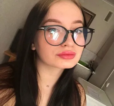 Live sex webcam photo for Roxy38D #275435593