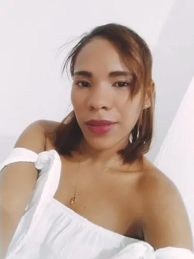 Live sex webcam photo for Roxy_Km #275420562