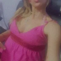 Live sex webcam photo for Roxybel18 #276566788