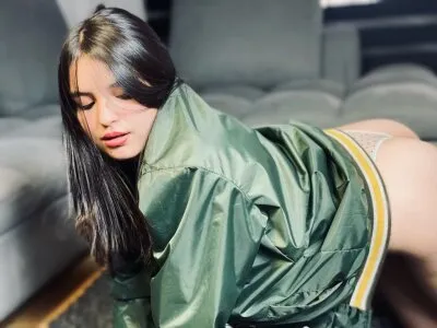 Live sex webcam photo for SamanthaWhite_18 #275438049