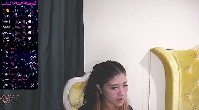 Live sex webcam photo for SaraMiller69 #273223760