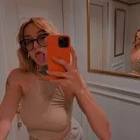 Live sex webcam photo for SarahBrew #275759958