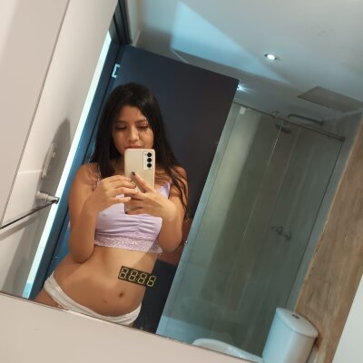 Live sex webcam photo for ScarletBlue #275549381