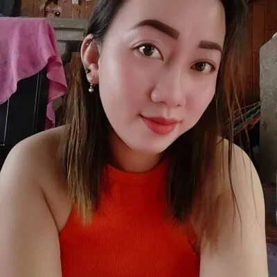 Live sex webcam photo for SexyTrinna18 #275633085