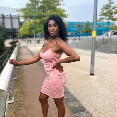 Live sex webcam photo for Sexy_kiki #275437724