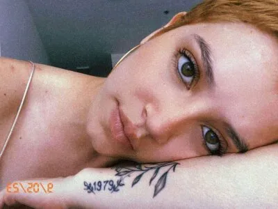 Live sex webcam photo for SharitHot #275574720