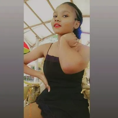 Live sex webcam photo for Slimmyemma_ #275435838
