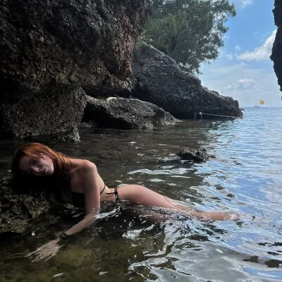 Live sex webcam photo for SofiSunny #275481873