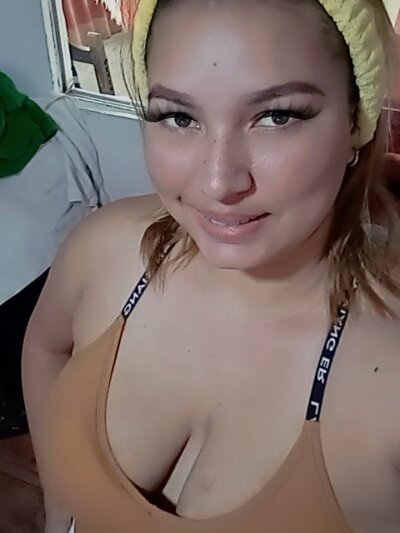 Live sex webcam photo for SolSmeet #275493256