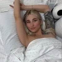 Live sex webcam photo for Sophie_meow #277689376