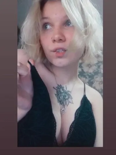 Live sex webcam photo for SugaredAlice #275513779