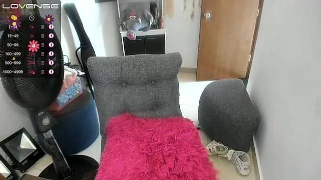 Live sex webcam photo for SweetKamila_ #273221171