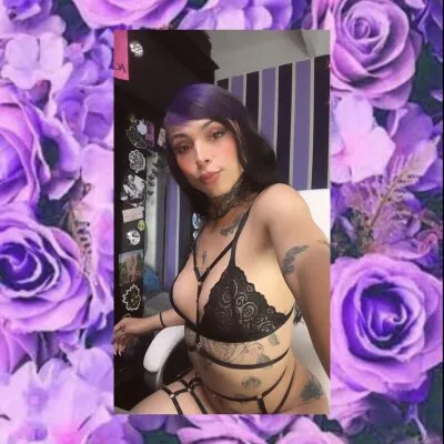 Live sex webcam photo for SweetWitch_ #275650405