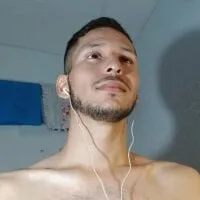 Live sex webcam photo for TOBY_BIGDILDOS-21 #277244490