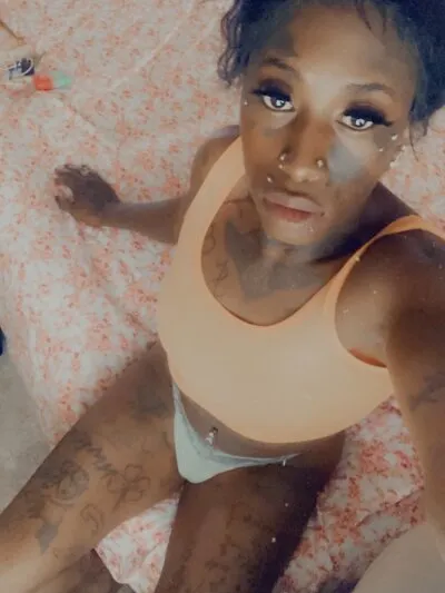 Live sex webcam photo for TSattitude #275686385