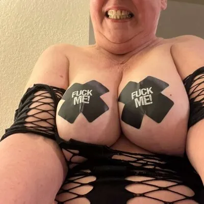 Live sex webcam photo for TightWetKitty #275574947