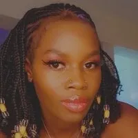 Live sex webcam photo for Treezybee1 #277903376