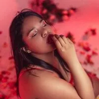 Live sex webcam photo for TriniShely #277417368