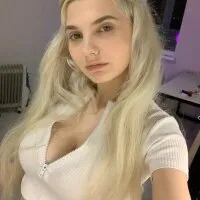Live sex webcam photo for Ulala18 #277347771