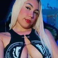 Live sex webcam photo for Valentina_squirt29 #276462263