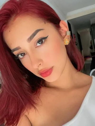 Live sex webcam photo for Valery021 #275493367