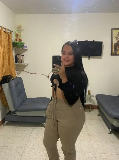 Live sex webcam photo for ViolettaSmiles #275536816