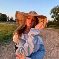 Live sex webcam photo for VivienMoore #276325836