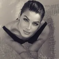 Live sex webcam photo for YvonneEverlee