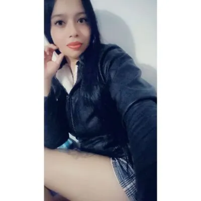 Live sex webcam photo for Zafiro_02 #275734467