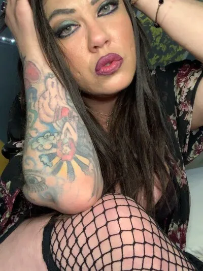 Live sex webcam photo for addilynmaddison89 #275585148