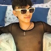 Live sex webcam photo for alejandro_davies #277877006