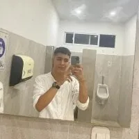 Live sex webcam photo for alex_stron #277300211