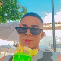 Live sex webcam photo for andy_garcia999 #276382795