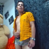 Live sex webcam photo for angelo_fenixhot #277060006