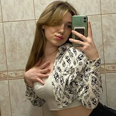 Live sex webcam photo for arialil #275489938