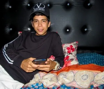 Live sex webcam photo for arian2301 #275507557