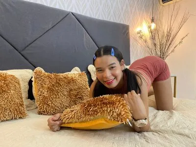 Live sex webcam photo for arianna_marquez #275577247