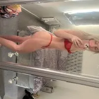 Live sex webcam photo for blondegal93 #276244401