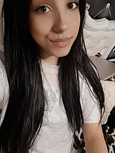 Live sex webcam photo for brenda2003a #275451258